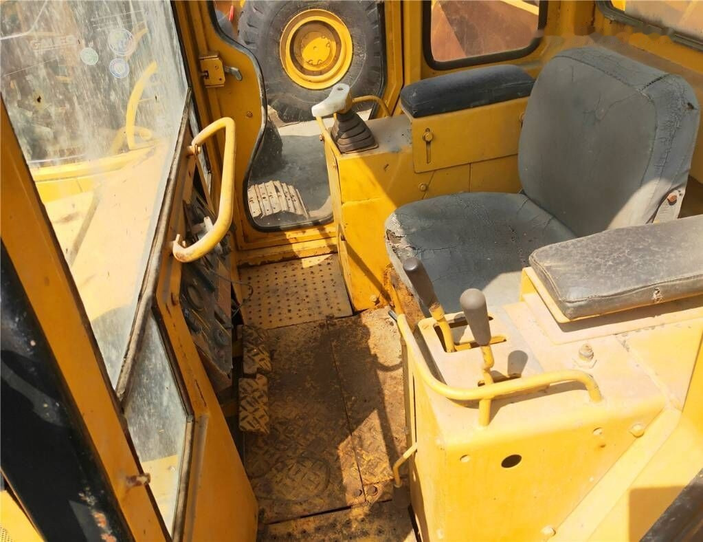 Caterpillar D 3 C - 불도저 : 사진 5 Caterpillar D 3 C - 불도저 : 사진 5