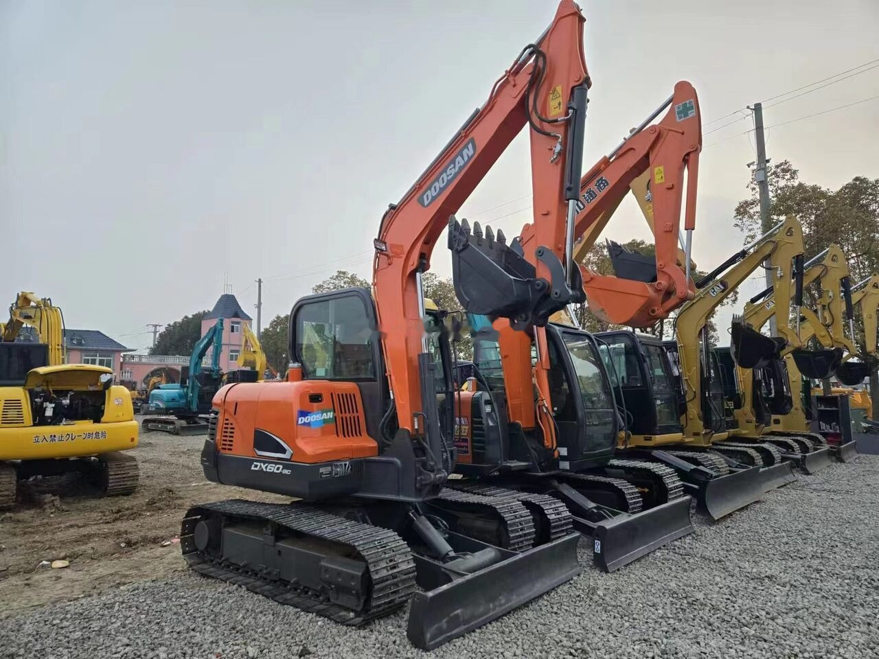 Doosan DX60-9 - 크롤러 굴삭기 : 사진 1 Doosan DX60-9 - 크롤러 굴삭기 : 사진 1