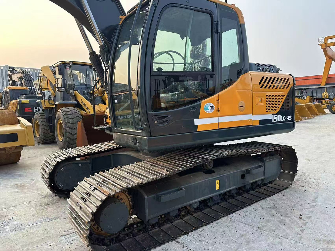 HYUNDAI R150LC-9S - 굴착기 : 사진 2 HYUNDAI R150LC-9S - 굴착기 : 사진 2