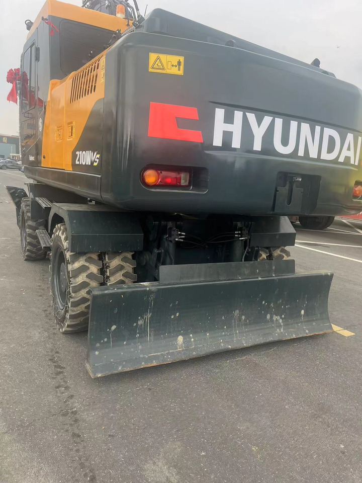 HYUNDAI R210W - 휠 굴삭기 : 사진 5 HYUNDAI R210W - 휠 굴삭기 : 사진 5