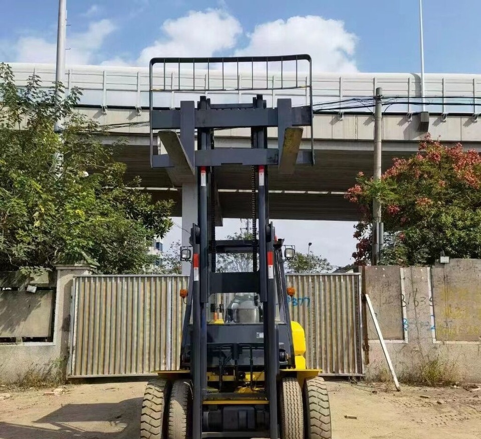 Komatsu FD70 - 디젤 지게차 : 사진 1 Komatsu FD70 - 디젤 지게차 : 사진 1