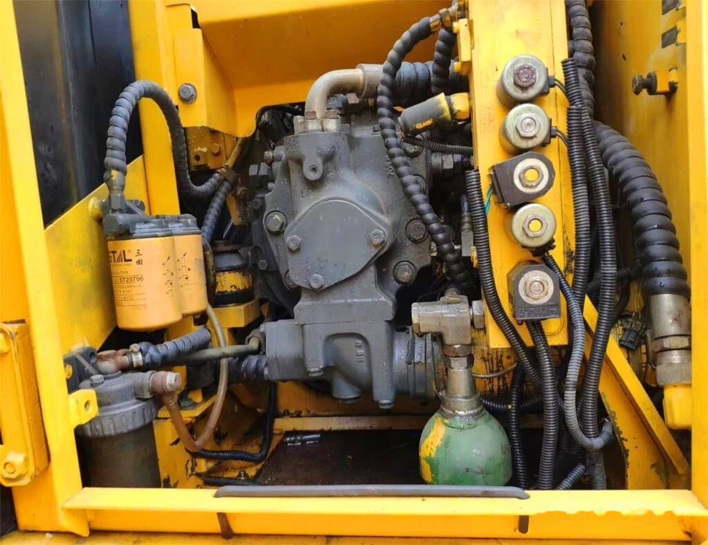 Komatsu PW150 - 휠 굴삭기 : 사진 5 Komatsu PW150 - 휠 굴삭기 : 사진 5