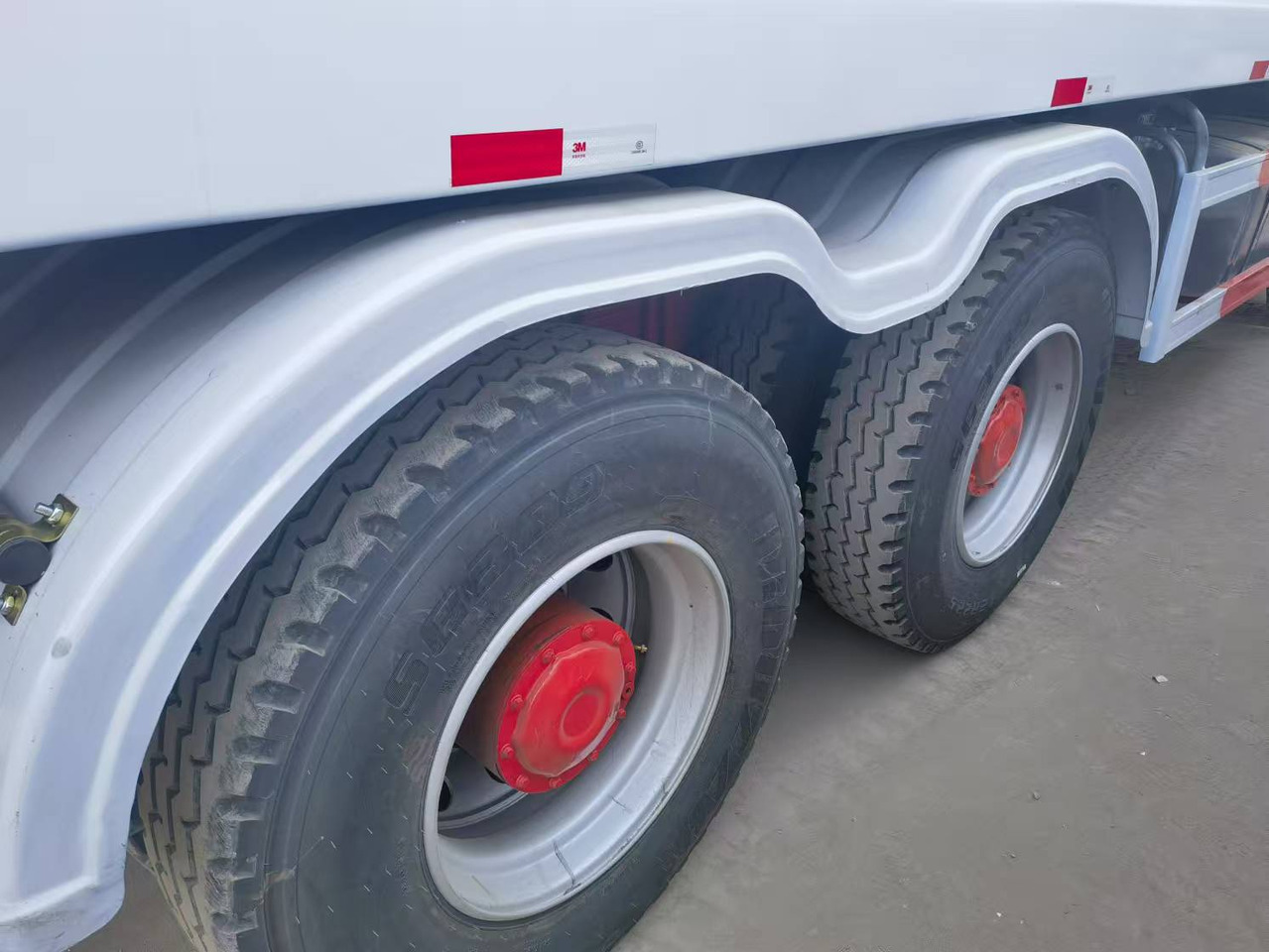 Shacman F3000 6*4 Sprinkler truck(Right rudder) - 지자체/ 특수 차량 : 사진 2 Shacman F3000 6*4 Sprinkler truck(Right rudder) - 지자체/ 특수 차량 : 사진 2