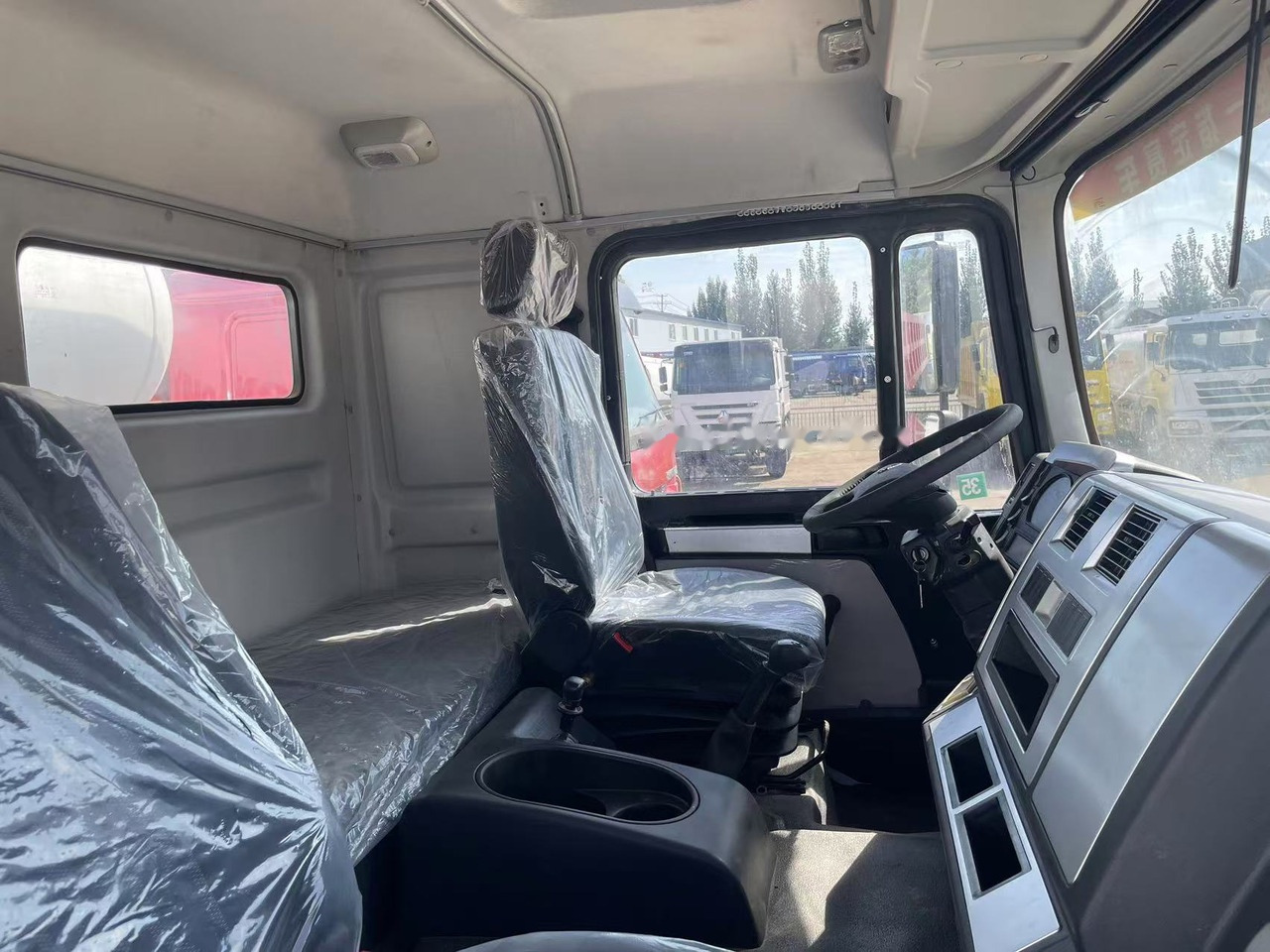 Shacman F3000 Concrete mixer truck - 콘크리트 믹서 트럭 : 사진 2 Shacman F3000 Concrete mixer truck - 콘크리트 믹서 트럭 : 사진 2