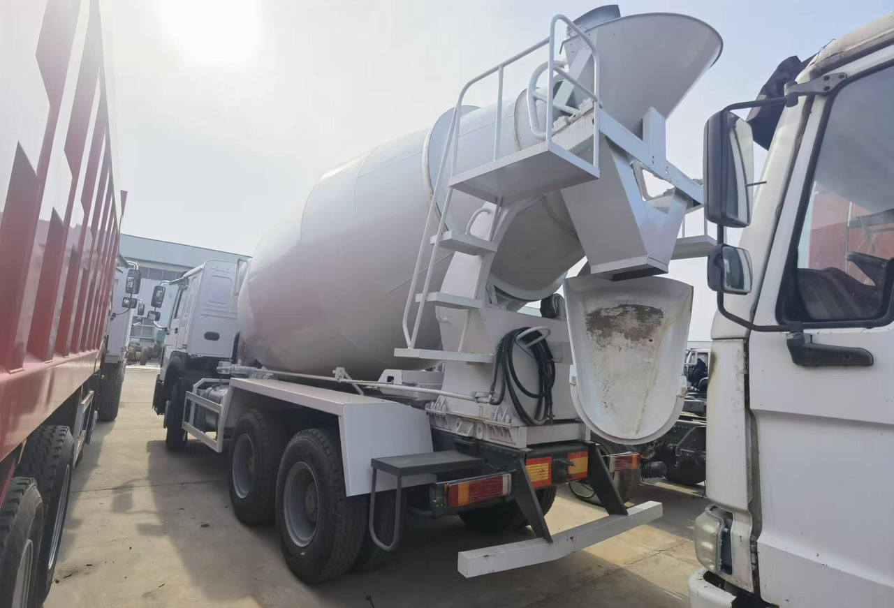 Sinotruk HOWO 371 Concrete mixer truck - 콘크리트 믹서 트럭 : 사진 2 Sinotruk HOWO 371 Concrete mixer truck - 콘크리트 믹서 트럭 : 사진 2