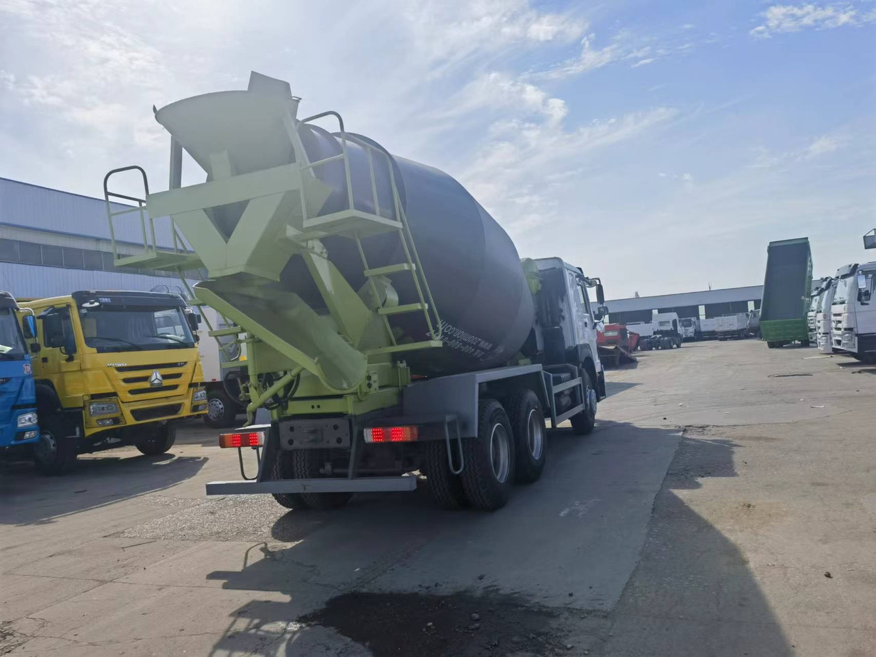 Sinotruk HOWO 6*4 Concrete mixer truck - 콘크리트 믹서 트럭 : 사진 3 Sinotruk HOWO 6*4 Concrete mixer truck - 콘크리트 믹서 트럭 : 사진 3