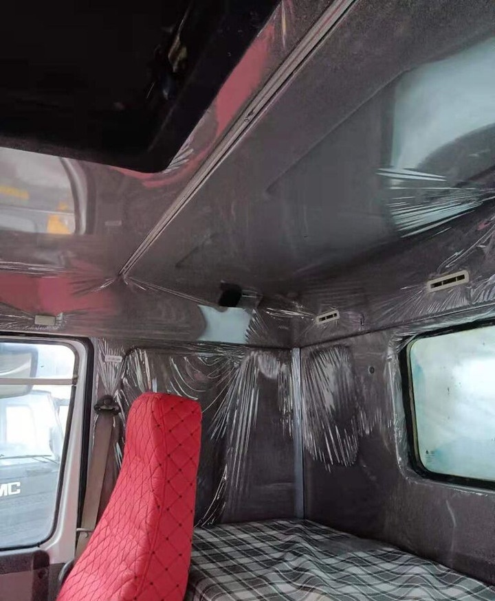 Sinotruk HOWO 6*4 Fuel Tank Truck - 유조트럭 : 사진 5 Sinotruk HOWO 6*4 Fuel Tank Truck - 유조트럭 : 사진 5