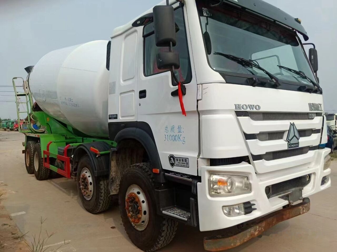 Sinotruk HOWO 8*4 Concrete mixer truck - 콘크리트 믹서 트럭 : 사진 2 Sinotruk HOWO 8*4 Concrete mixer truck - 콘크리트 믹서 트럭 : 사진 2