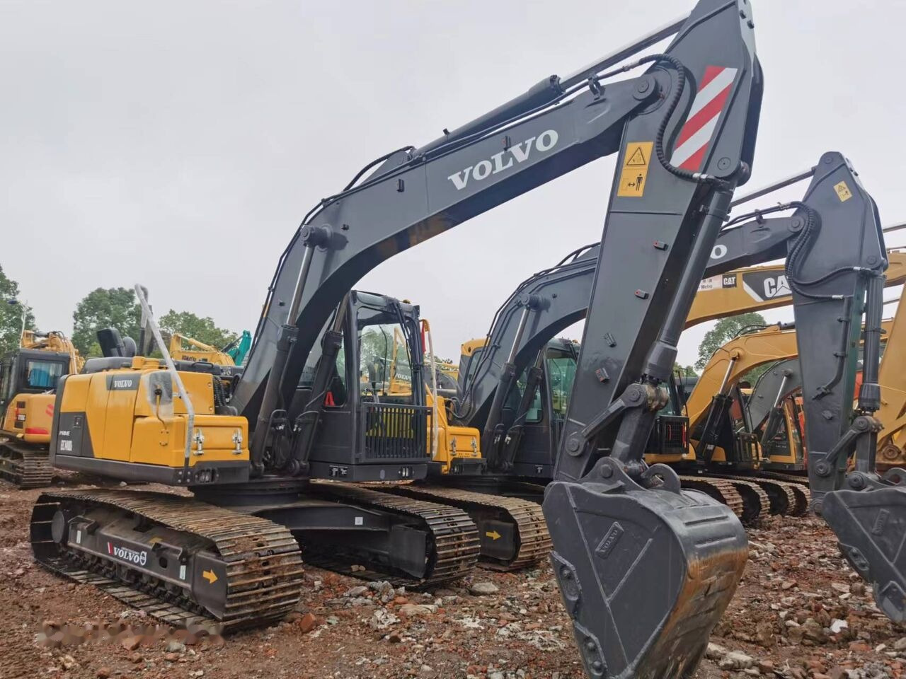Volvo EC140DL - 크롤러 굴삭기 : 사진 1 Volvo EC140DL - 크롤러 굴삭기 : 사진 1
