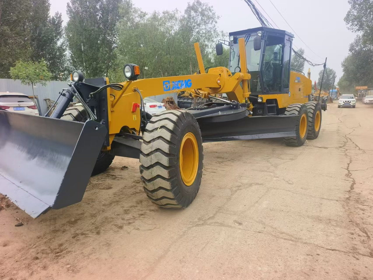 XCMG GR1803 - 그레이더 : 사진 1 XCMG GR1803 - 그레이더 : 사진 1