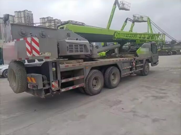 Zoomlion ZTC250-1 - 모바일 크레인 : 사진 2 Zoomlion ZTC250-1 - 모바일 크레인 : 사진 2