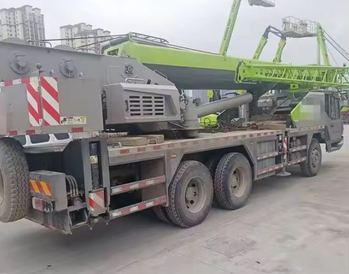 Zoomlion ZTC250-1 - 모바일 크레인 : 사진 3 Zoomlion ZTC250-1 - 모바일 크레인 : 사진 3