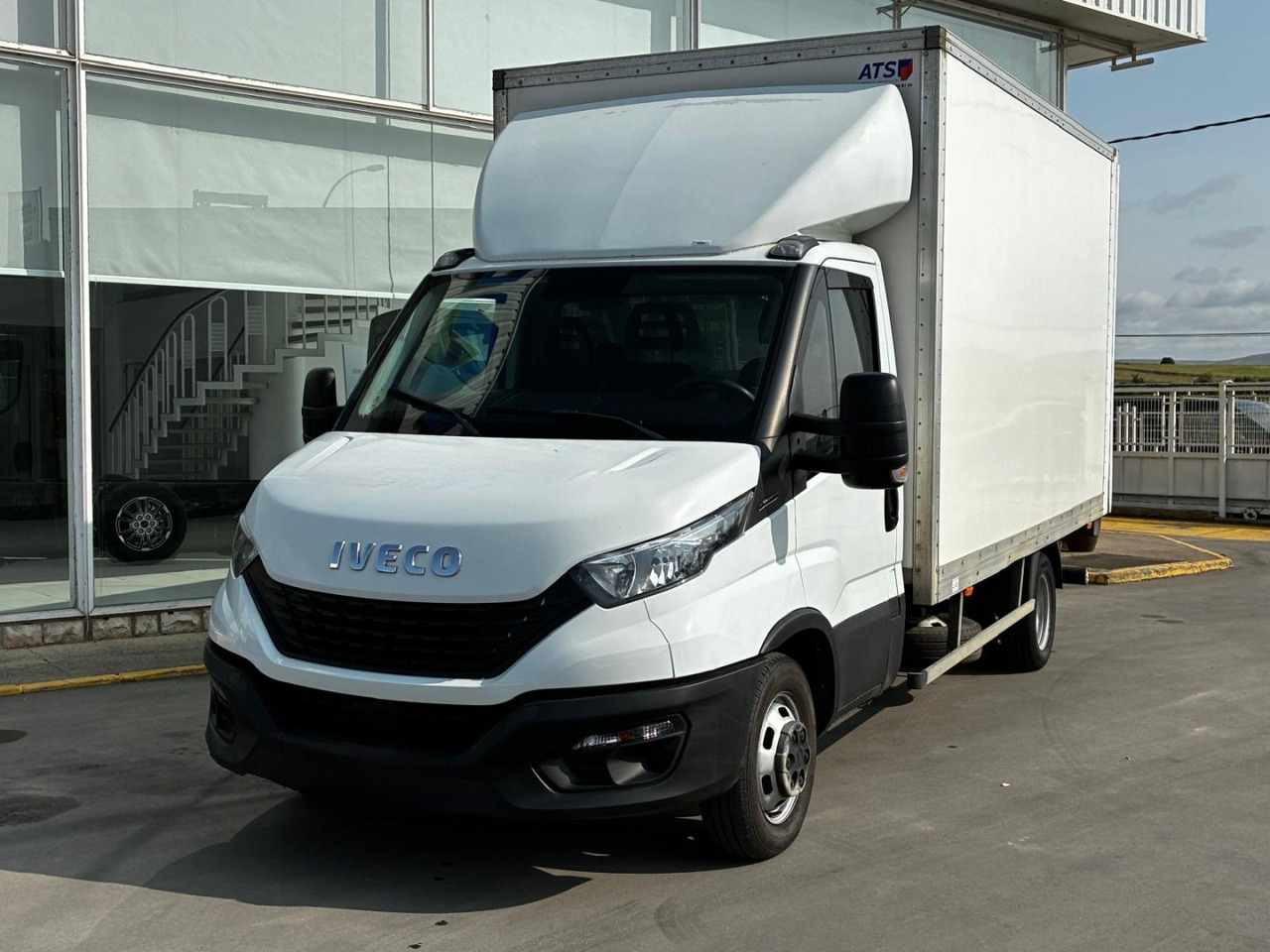 Caja cerrada IVECO 35C16 20m3 - 박스 밴 : 사진 1 Caja cerrada IVECO 35C16 20m3 - 박스 밴 : 사진 1