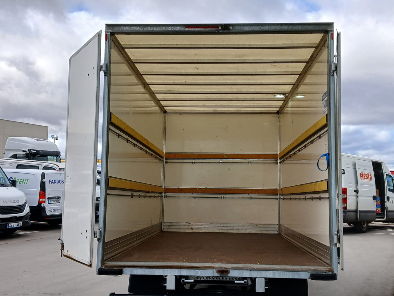 Caja cerrada IVECO 35C16 3.0 20m3 - 박스 밴 : 사진 5 Caja cerrada IVECO 35C16 3.0 20m3 - 박스 밴 : 사진 5