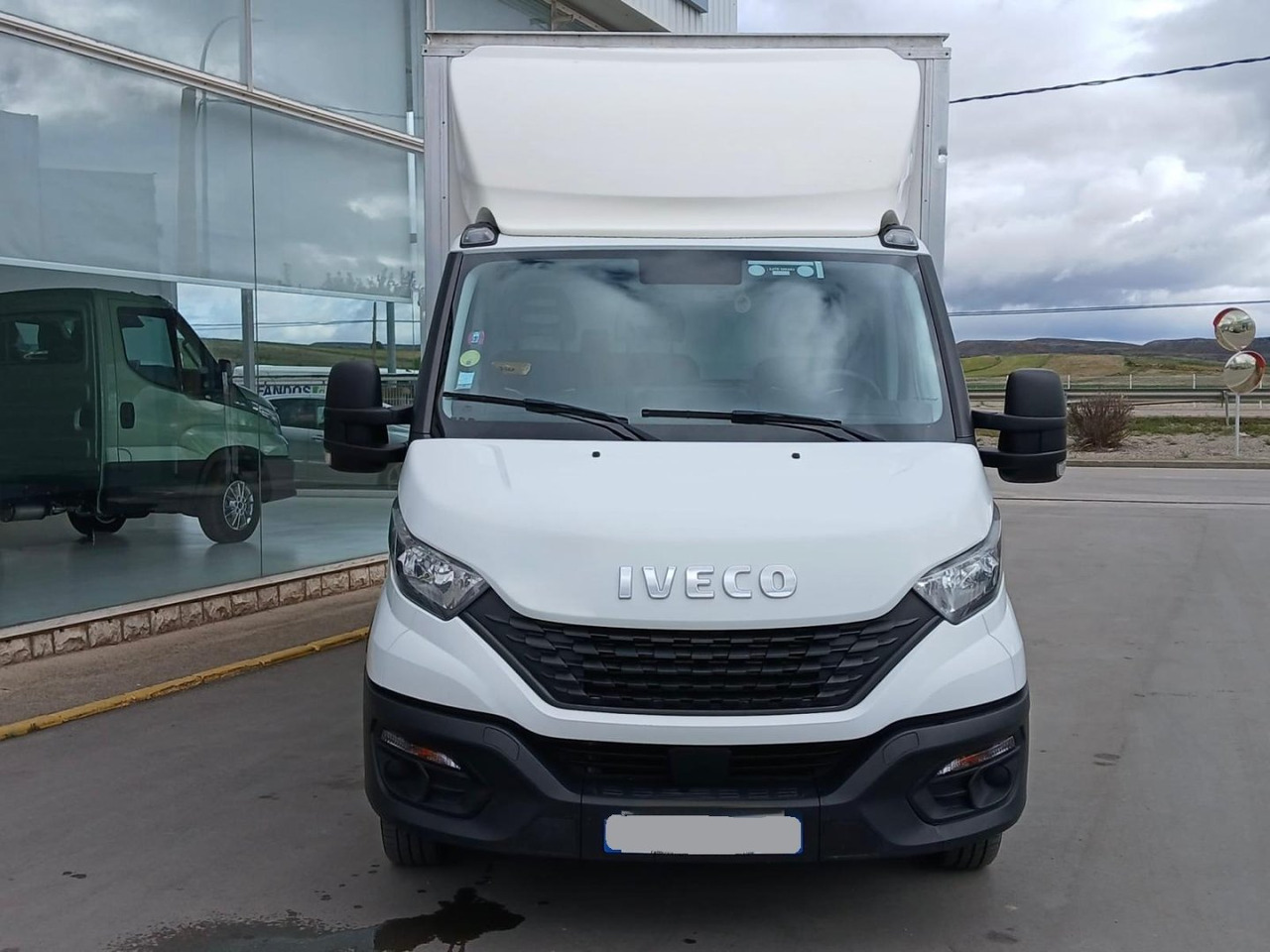 Caja cerrada IVECO 35C16 3.0 20m3 - 박스 밴 : 사진 2 Caja cerrada IVECO 35C16 3.0 20m3 - 박스 밴 : 사진 2