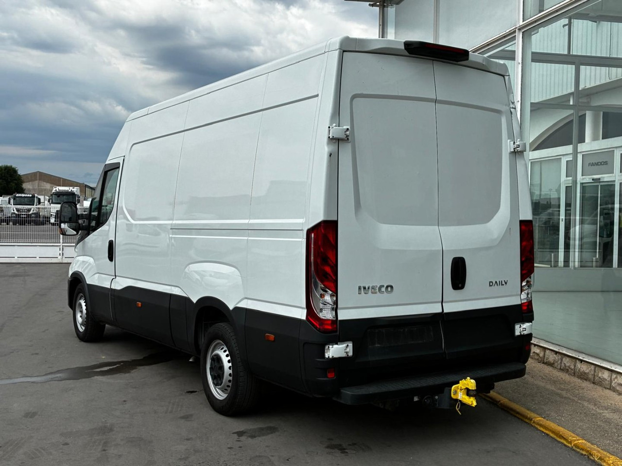 Furgón IVECO 35S14 V 12m3 - 패널 밴 : 사진 4 Furgón IVECO 35S14 V 12m3 - 패널 밴 : 사진 4