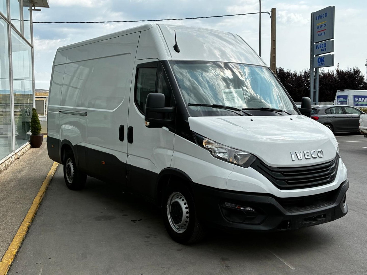Furgón IVECO 35S14 V 12m3 - 패널 밴 : 사진 3 Furgón IVECO 35S14 V 12m3 - 패널 밴 : 사진 3