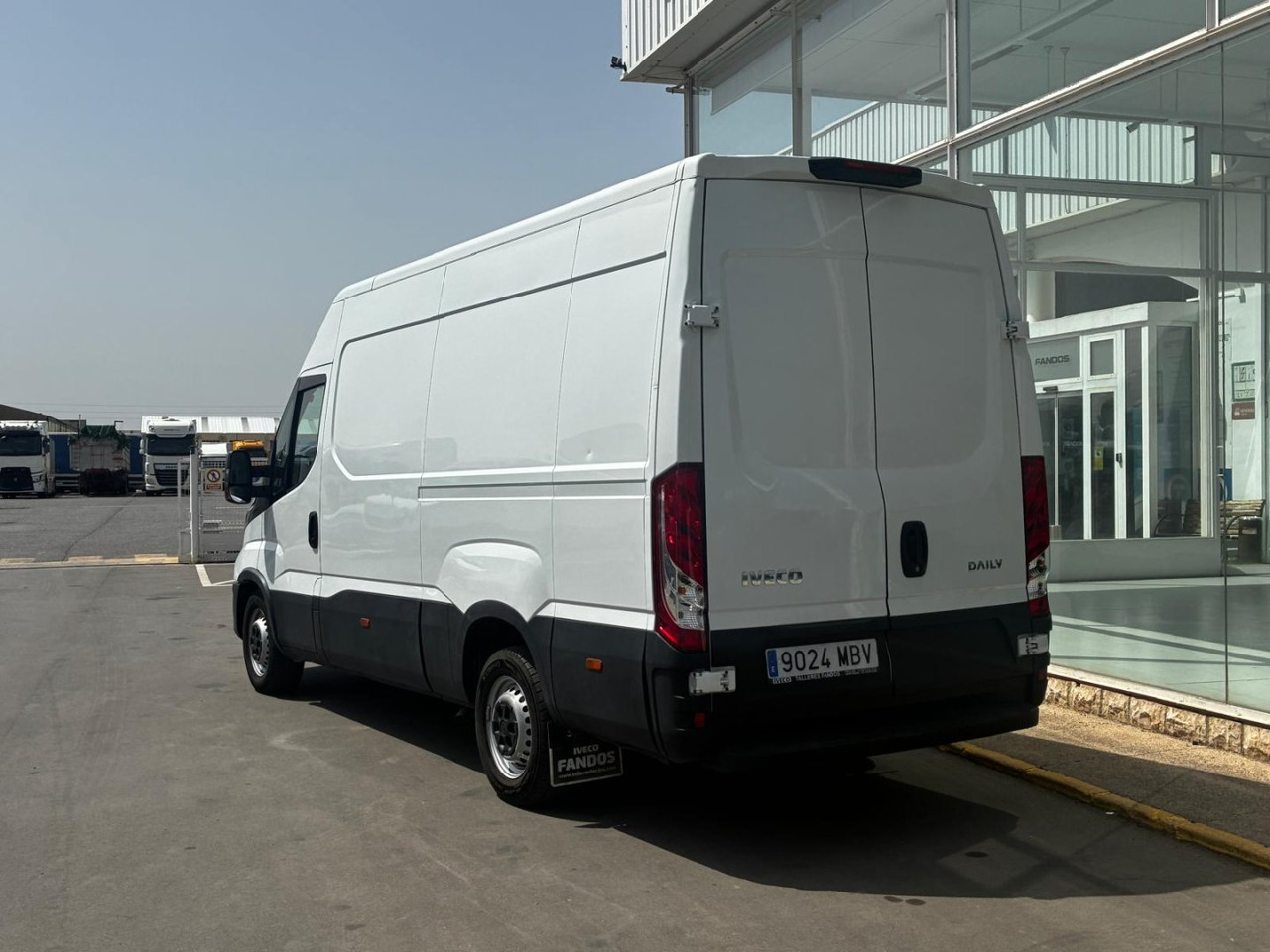 Furgón IVECO 35S14 V 12m3 - 패널 밴 : 사진 4 Furgón IVECO 35S14 V 12m3 - 패널 밴 : 사진 4