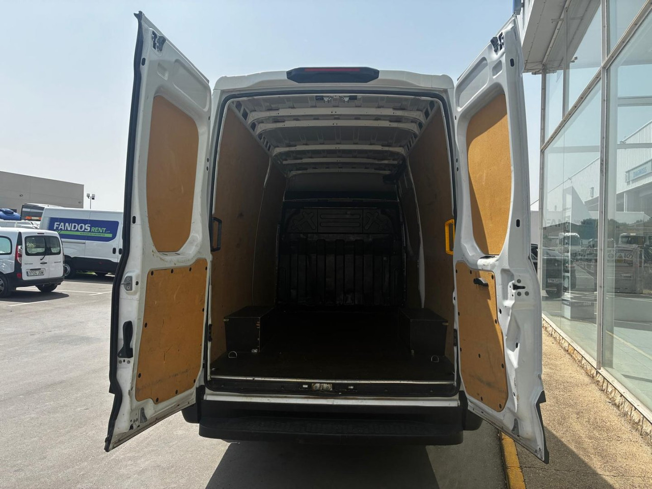 Furgón IVECO 35S14 V 12m3 - 패널 밴 : 사진 5 Furgón IVECO 35S14 V 12m3 - 패널 밴 : 사진 5