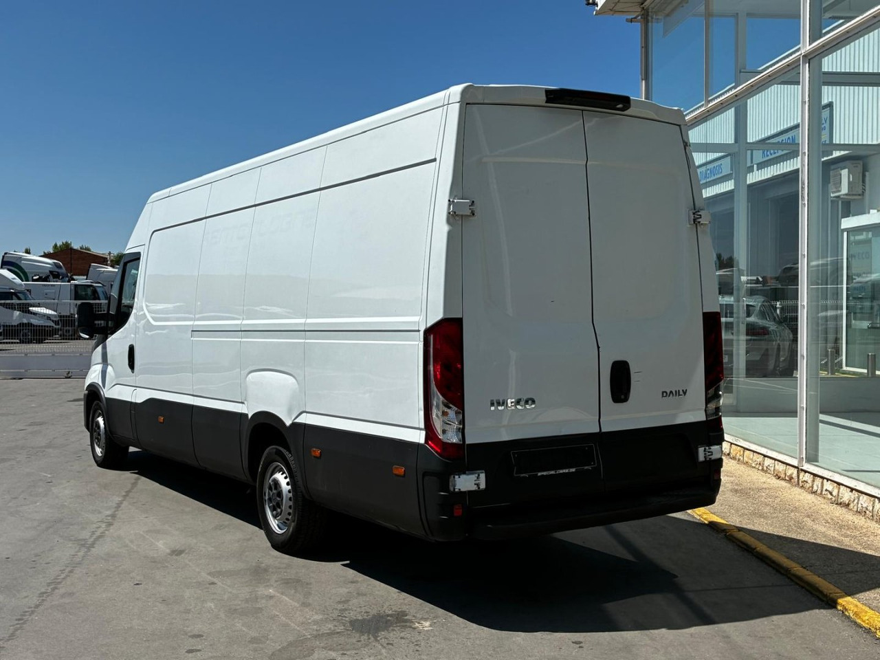 Furgón IVECO 35S14 V 16m3 - 패널 밴 : 사진 4 Furgón IVECO 35S14 V 16m3 - 패널 밴 : 사진 4