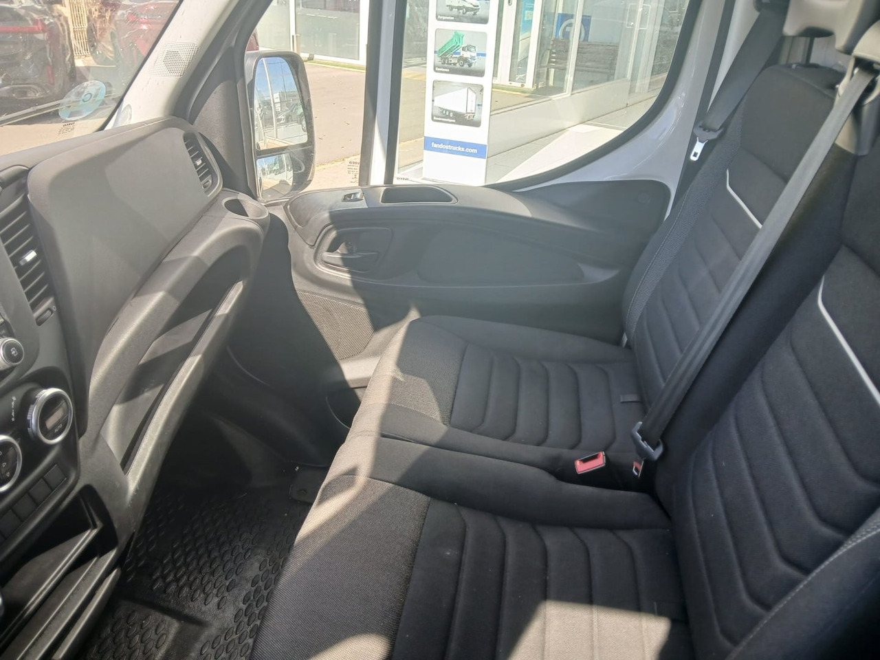 패널 밴 Furgón IVECO 35S16 V 9m3 : 사진 11 패널 밴 Furgón IVECO 35S16 V 9m3 : 사진 11