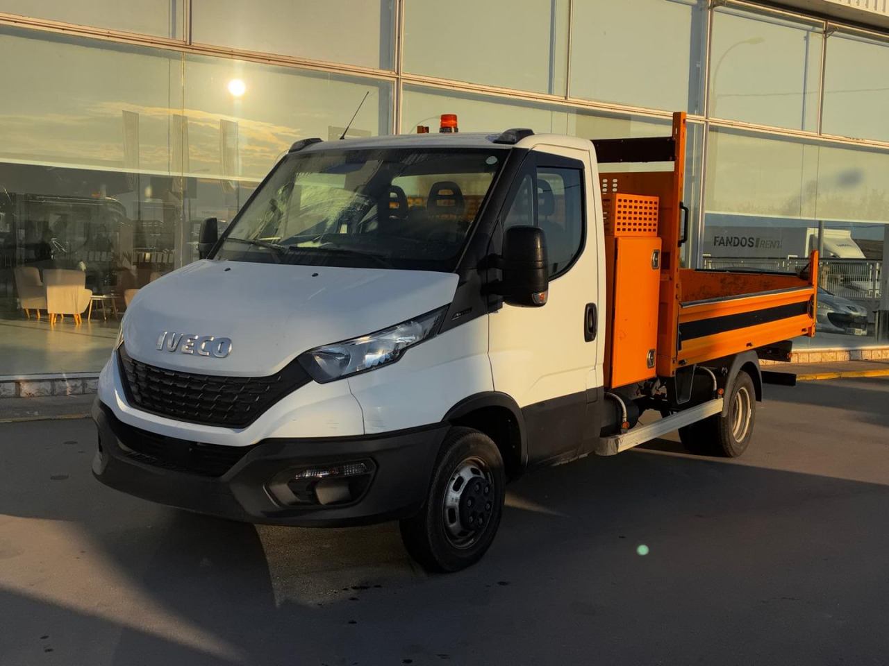 Volquete/Dumper IVECO 35C14 CAJA BASCULANTE - 덤프 밴 : 사진 1 Volquete/Dumper IVECO 35C14 CAJA BASCULANTE - 덤프 밴 : 사진 1