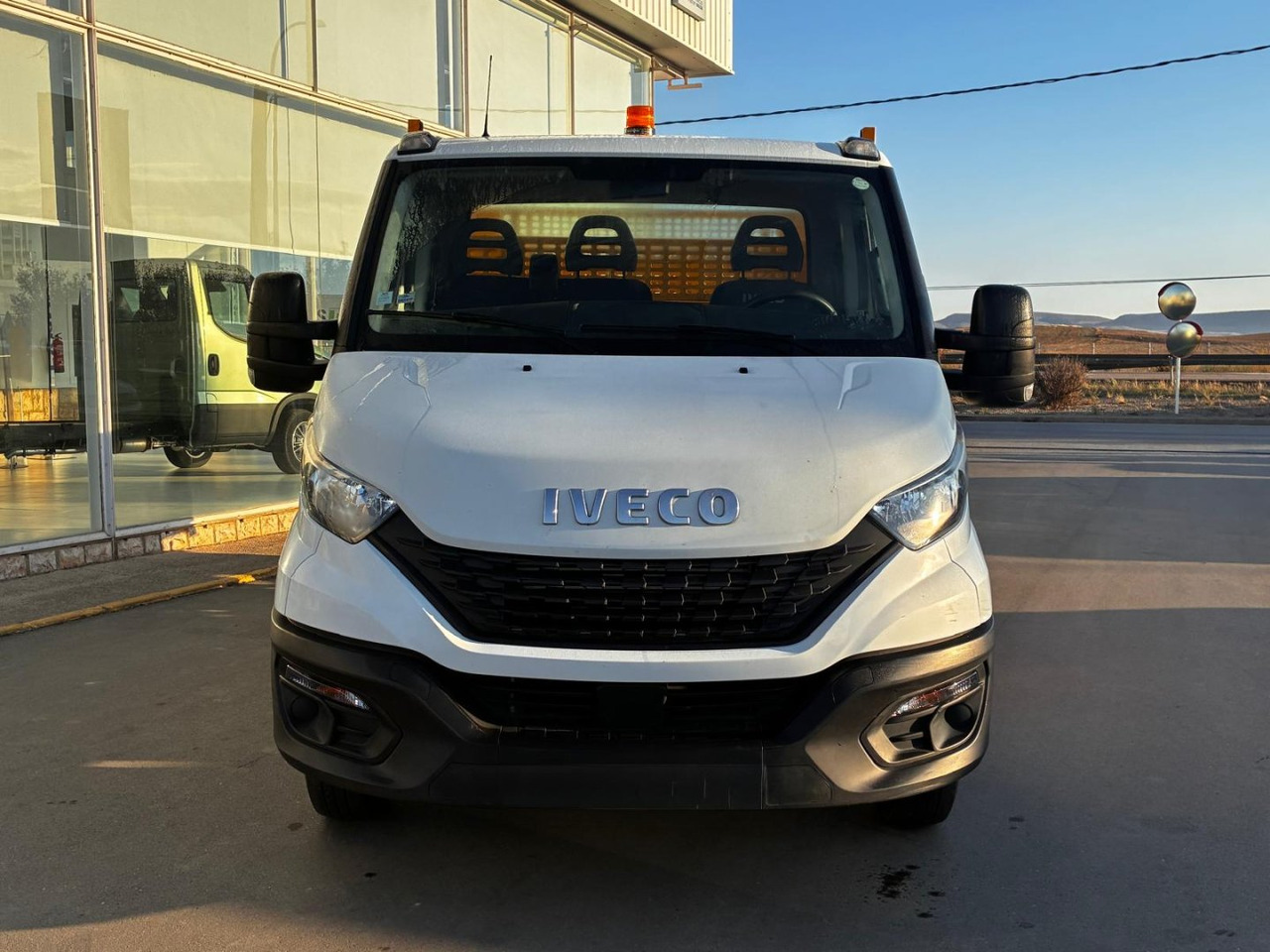 Volquete/Dumper IVECO 35C14 CAJA BASCULANTE - 덤프 밴 : 사진 2 Volquete/Dumper IVECO 35C14 CAJA BASCULANTE - 덤프 밴 : 사진 2