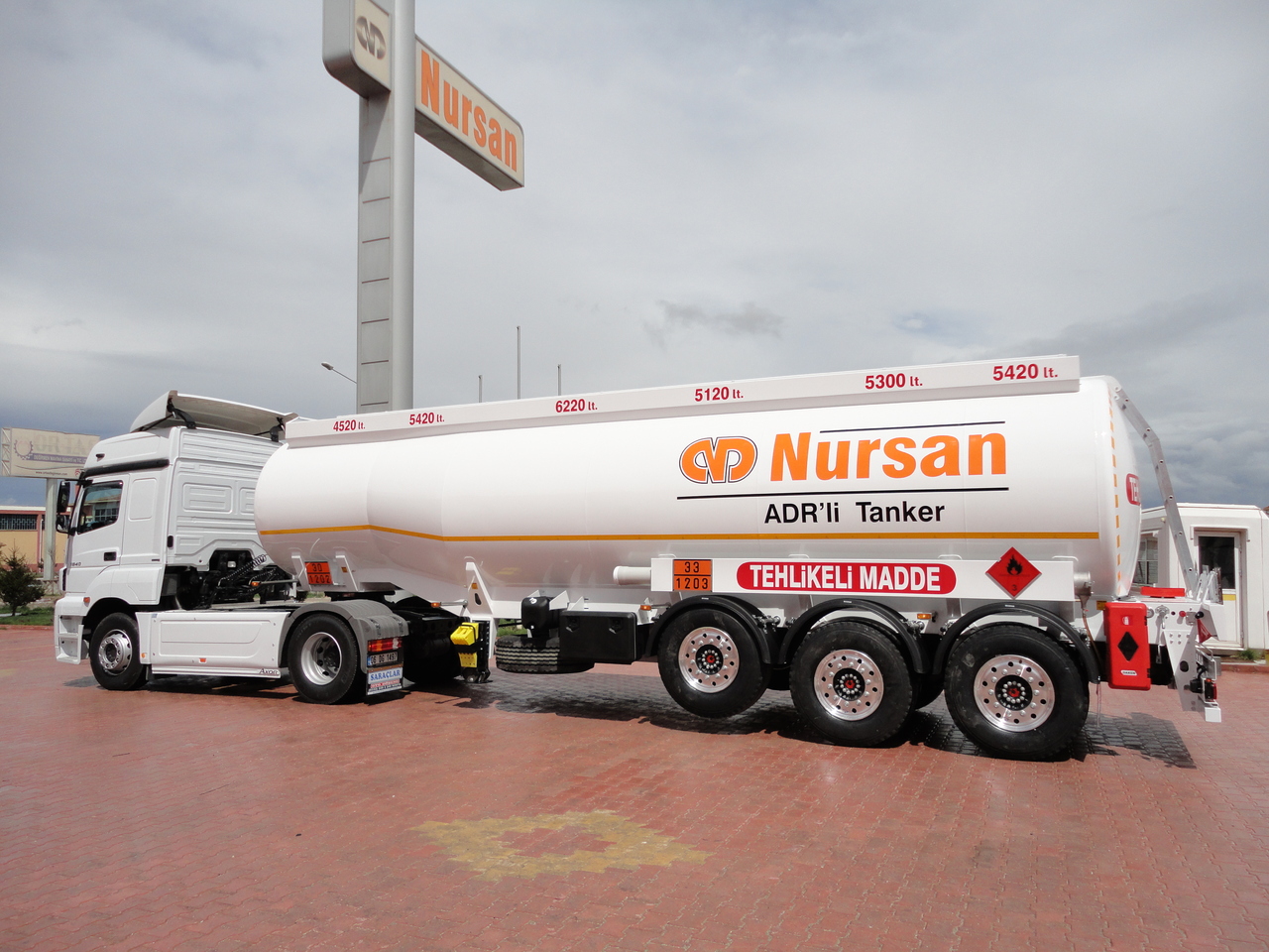 NURSAN Steel Tanker - 유조 세미 트레일러 : 사진 4 NURSAN Steel Tanker - 유조 세미 트레일러 : 사진 4