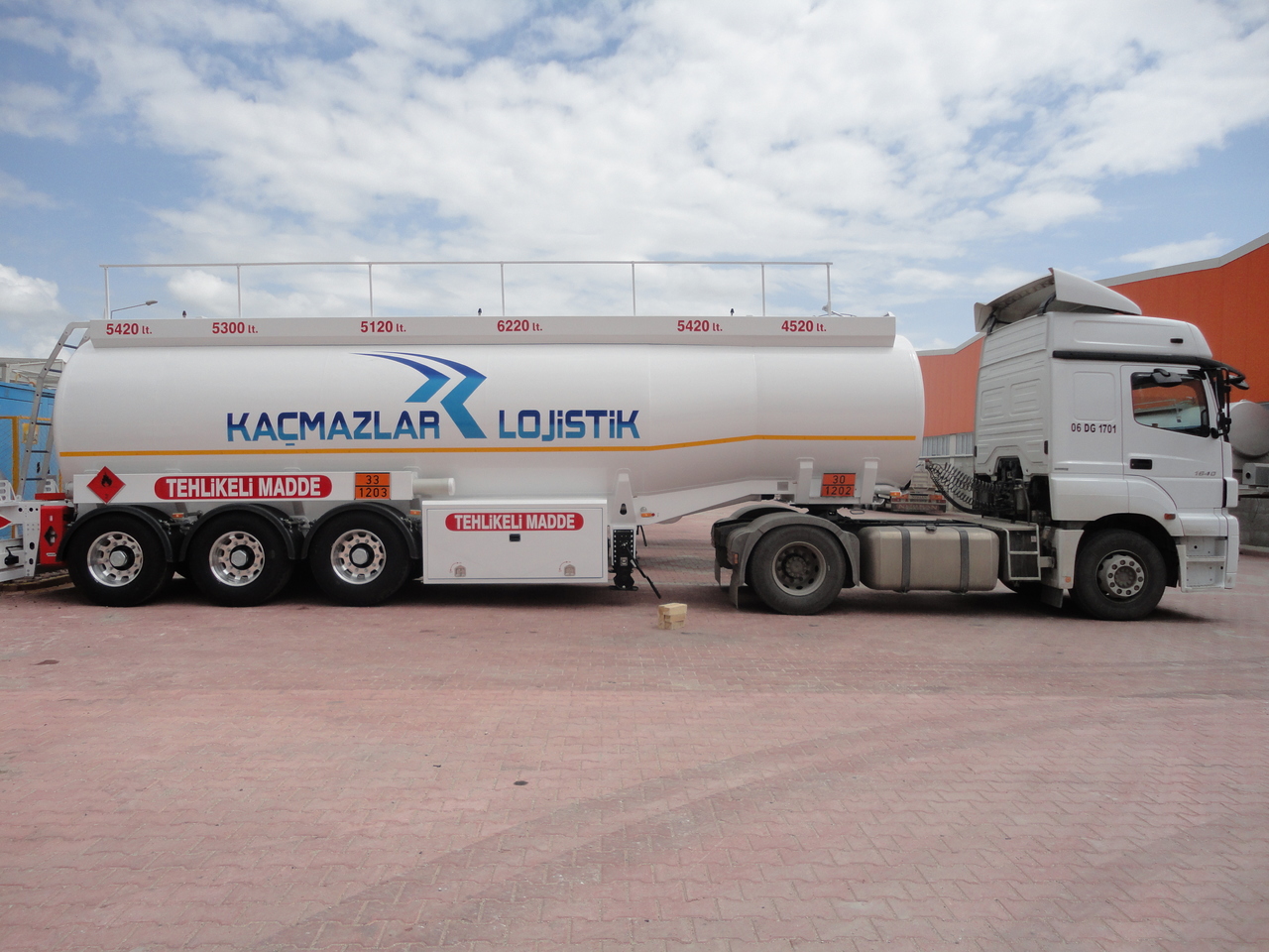 NURSAN Steel Tanker - 유조 세미 트레일러 : 사진 2 NURSAN Steel Tanker - 유조 세미 트레일러 : 사진 2