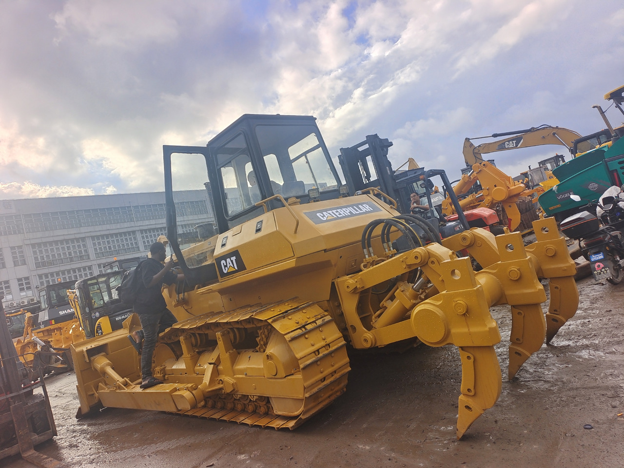 CAT D7G D6G D6GC D6R D8T - 불도저 : 사진 4 CAT D7G D6G D6GC D6R D8T - 불도저 : 사진 4