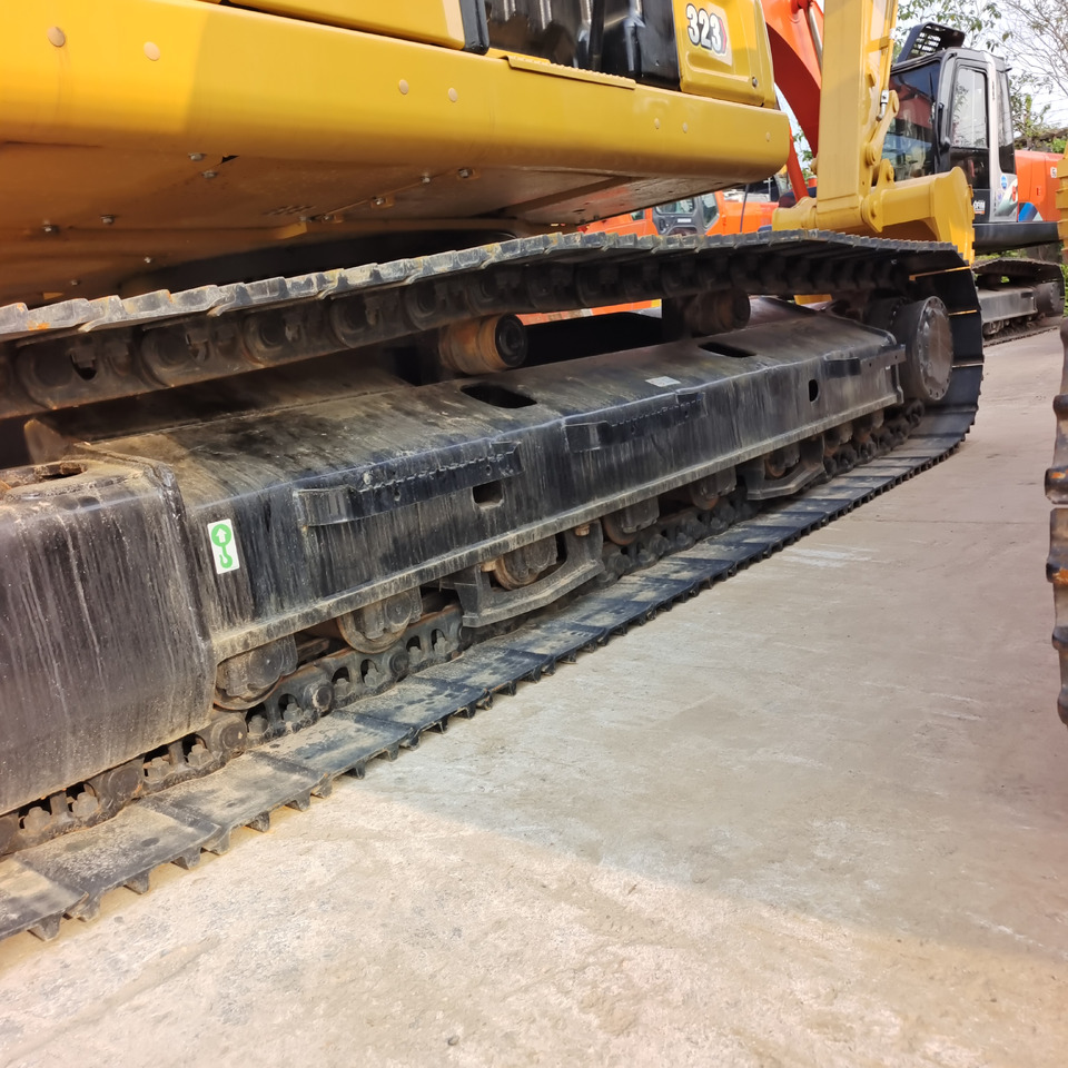 CATERPILLAR 323 - 크롤러 굴삭기 : 사진 5 CATERPILLAR 323 - 크롤러 굴삭기 : 사진 5