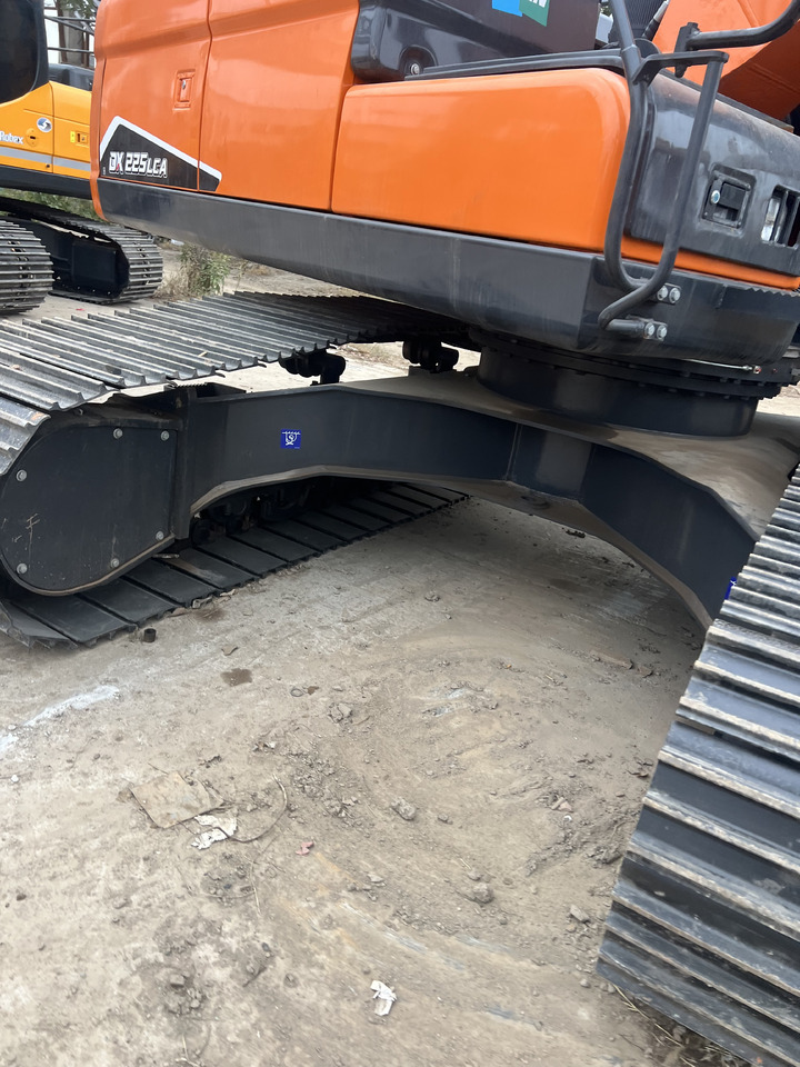 DEVELON DX225LCA - 크롤러 굴삭기 : 사진 5 DEVELON DX225LCA - 크롤러 굴삭기 : 사진 5