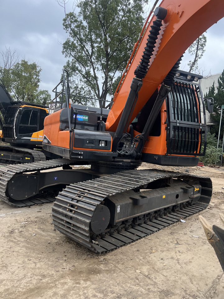 DEVELON DX225LCA - 크롤러 굴삭기 : 사진 3 DEVELON DX225LCA - 크롤러 굴삭기 : 사진 3