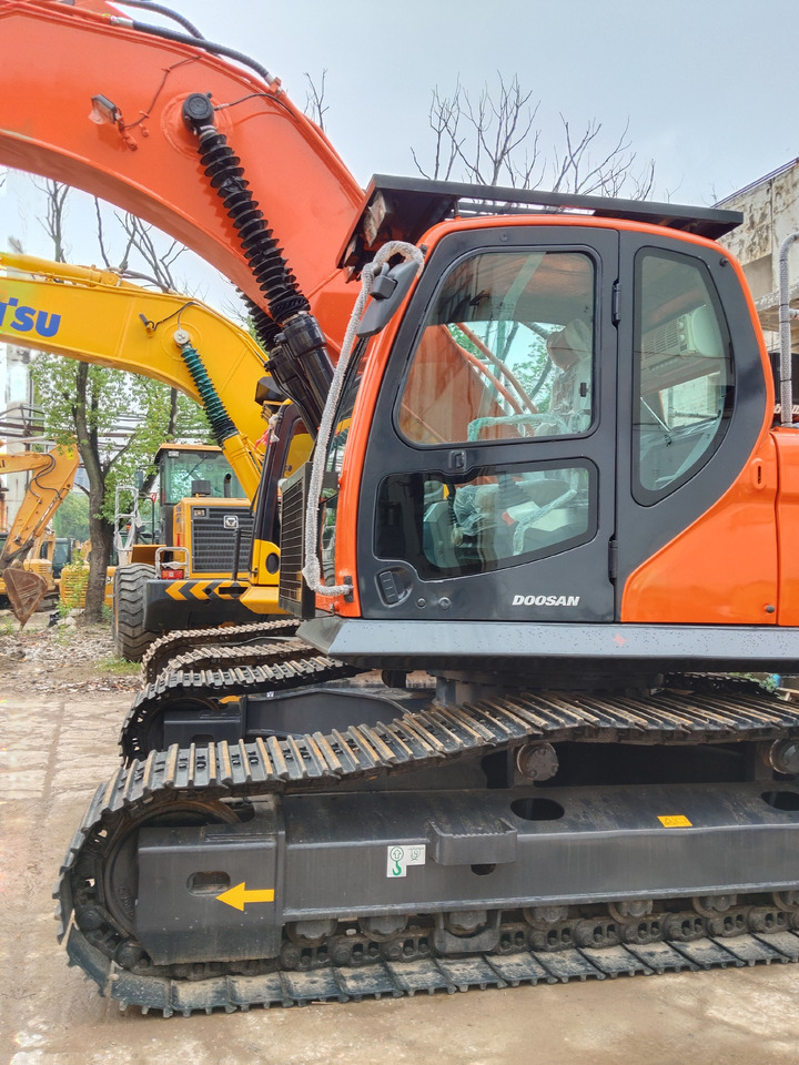 DOOSAN DX300 LCA DX 300 LC - 9C - 크롤러 굴삭기 : 사진 2 DOOSAN DX300 LCA DX 300 LC - 9C - 크롤러 굴삭기 : 사진 2