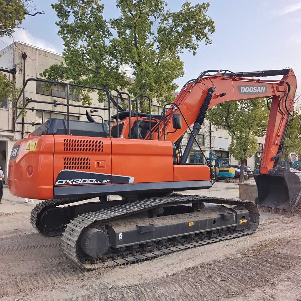 DOOSAN DX300LC-9C DX300LCA - 크롤러 굴삭기 : 사진 1 DOOSAN DX300LC-9C DX300LCA - 크롤러 굴삭기 : 사진 1