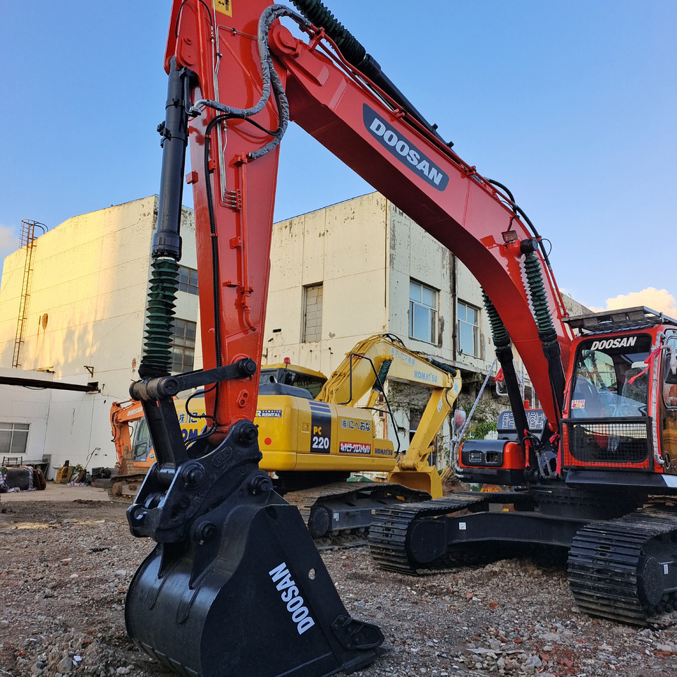 DOOSAN DX300LC-9C DX300LCA - 크롤러 굴삭기 : 사진 3 DOOSAN DX300LC-9C DX300LCA - 크롤러 굴삭기 : 사진 3