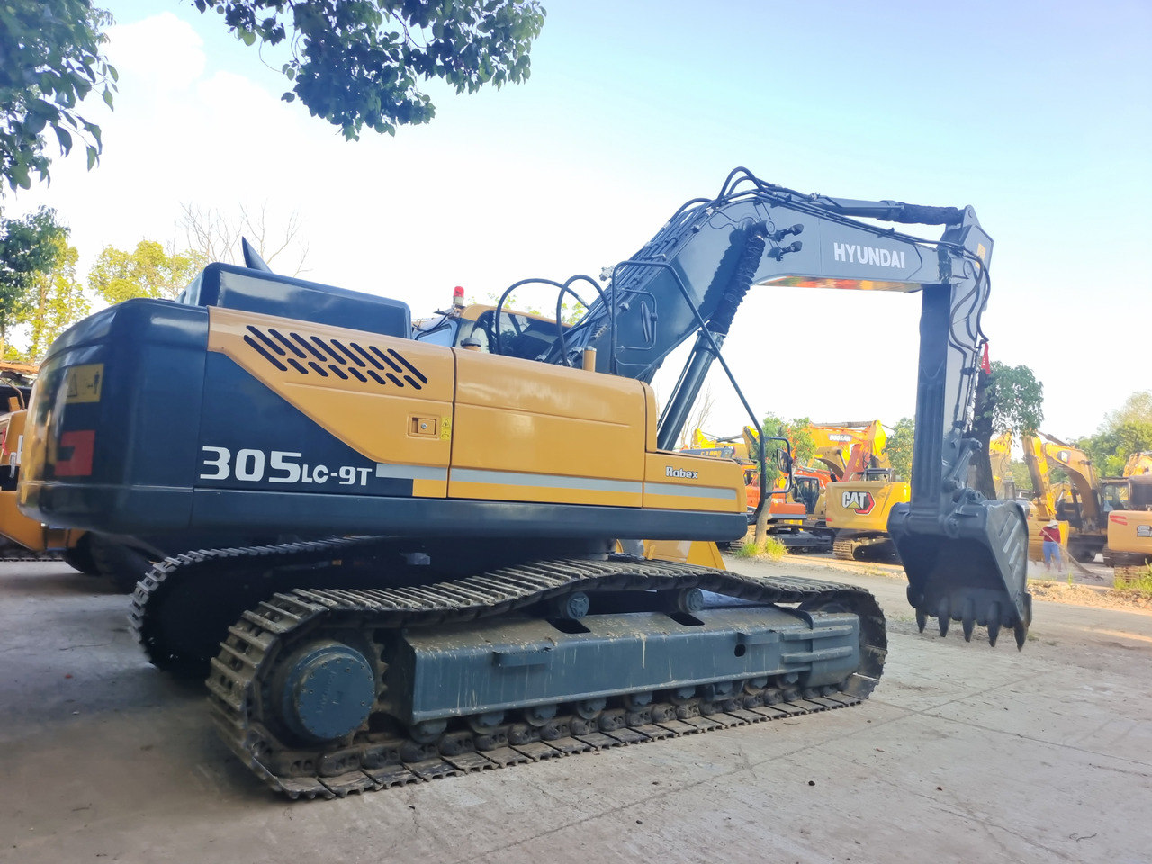 HYUNDAI 305 LC - 9 T 305LC-9S - 크롤러 굴삭기 : 사진 1 HYUNDAI 305 LC - 9 T 305LC-9S - 크롤러 굴삭기 : 사진 1