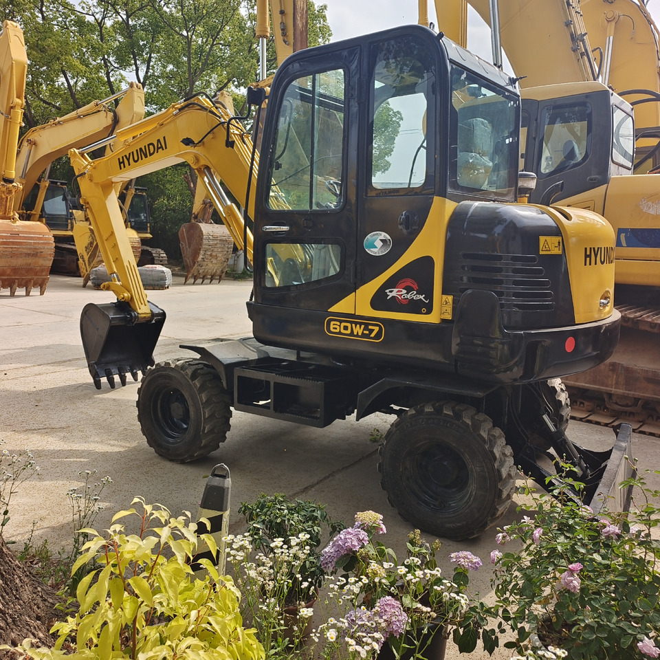 휠 굴삭기 HYUNDAI R 60W - 7 : 사진 7 휠 굴삭기 HYUNDAI R 60W - 7 : 사진 7