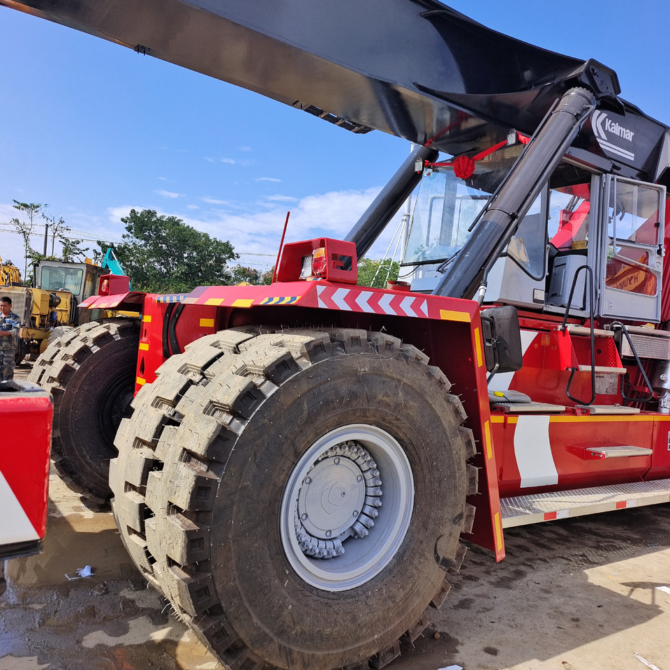 KALMAR DRF450 - 리치 스태커 : 사진 2 KALMAR DRF450 - 리치 스태커 : 사진 2