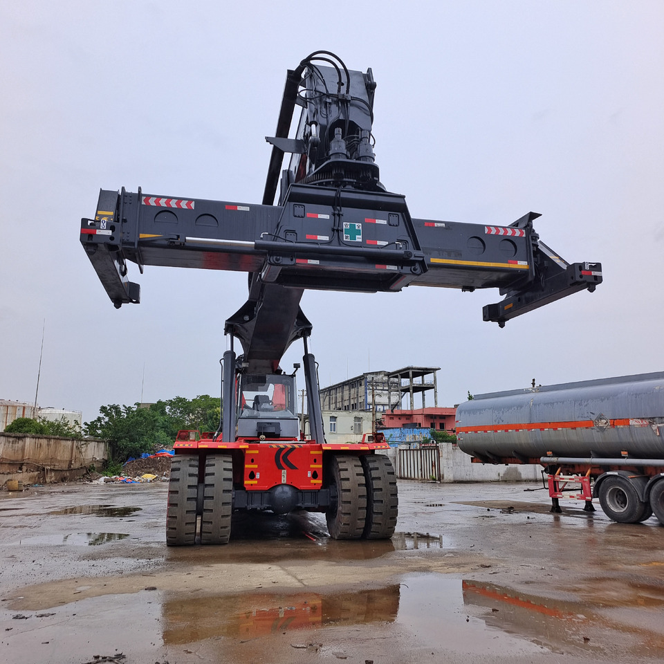 KALMAR DRF450 - 리치 스태커 : 사진 2 KALMAR DRF450 - 리치 스태커 : 사진 2