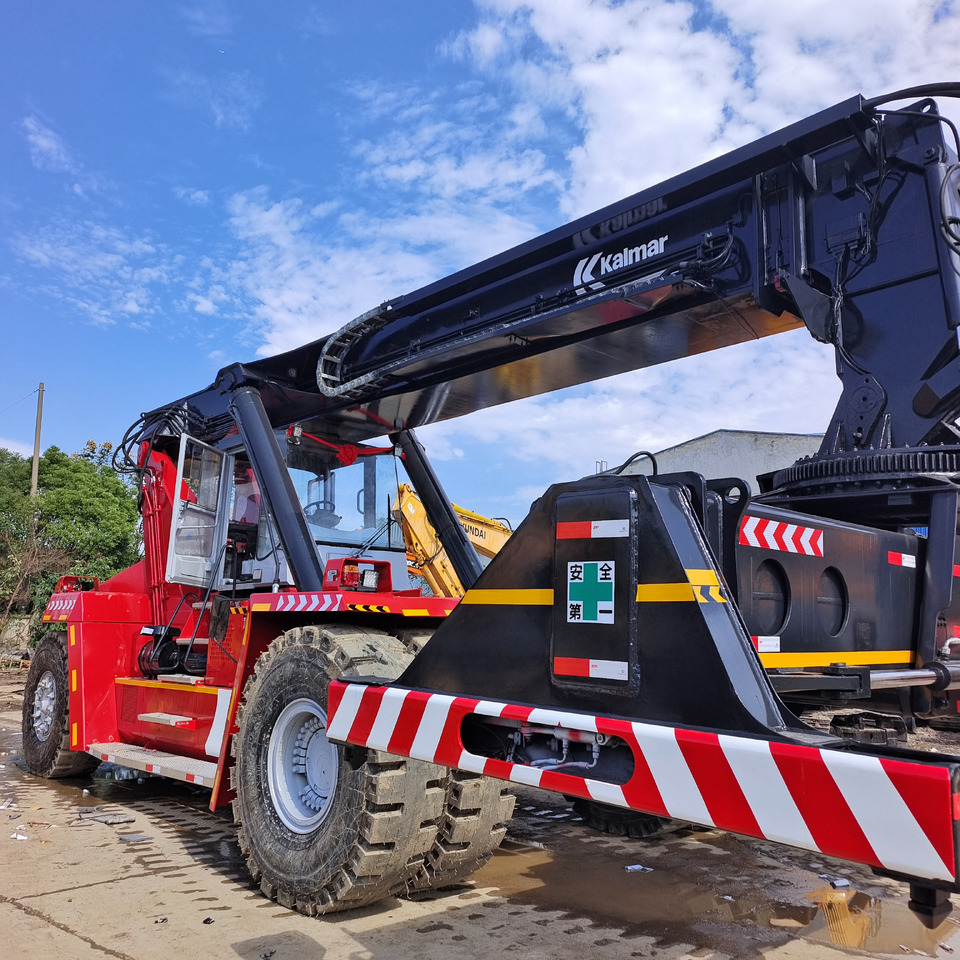 KALMAR DRF450 - 리치 스태커 : 사진 5 KALMAR DRF450 - 리치 스태커 : 사진 5