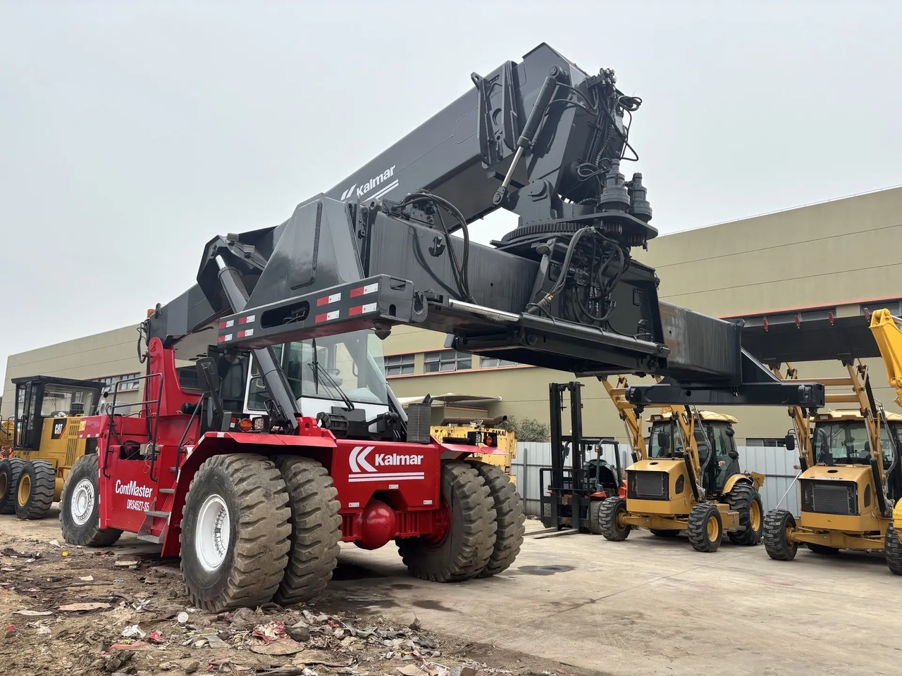 KALMAR DRS 4527 - S5 DRF450 DRT 450 45TON CONTAINER HANDLER - 리치 스태커 : 사진 2 KALMAR DRS 4527 - S5 DRF450 DRT 450 45TON CONTAINER HANDLER - 리치 스태커 : 사진 2