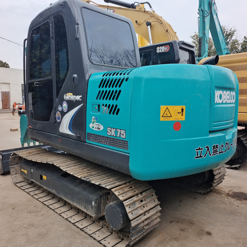 KOBELCO SK75 - 미니 굴삭기 : 사진 1 KOBELCO SK75 - 미니 굴삭기 : 사진 1