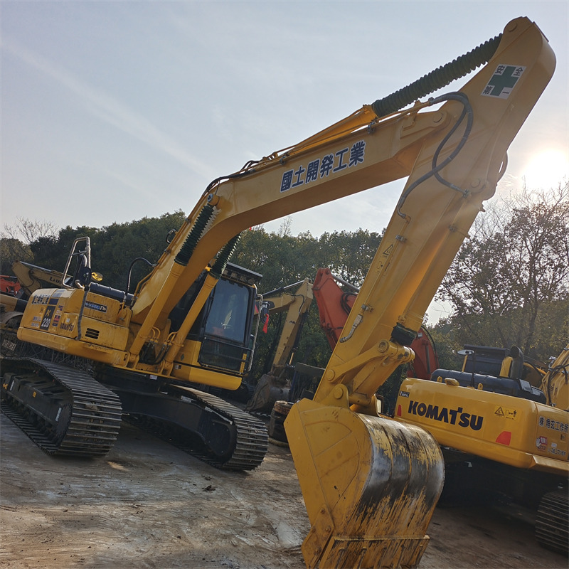 KOMATSU PC 220-8 N1 - 크롤러 굴삭기 : 사진 4 KOMATSU PC 220-8 N1 - 크롤러 굴삭기 : 사진 4