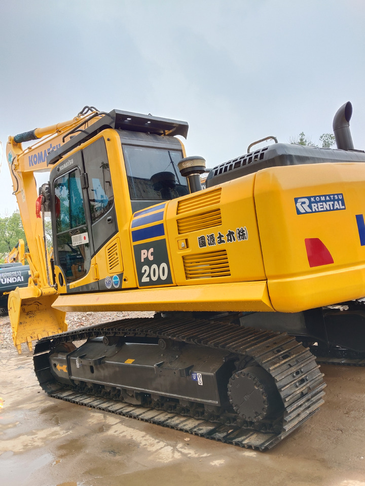 KOMATSU PC200-8 - 크롤러 굴삭기 : 사진 2 KOMATSU PC200-8 - 크롤러 굴삭기 : 사진 2