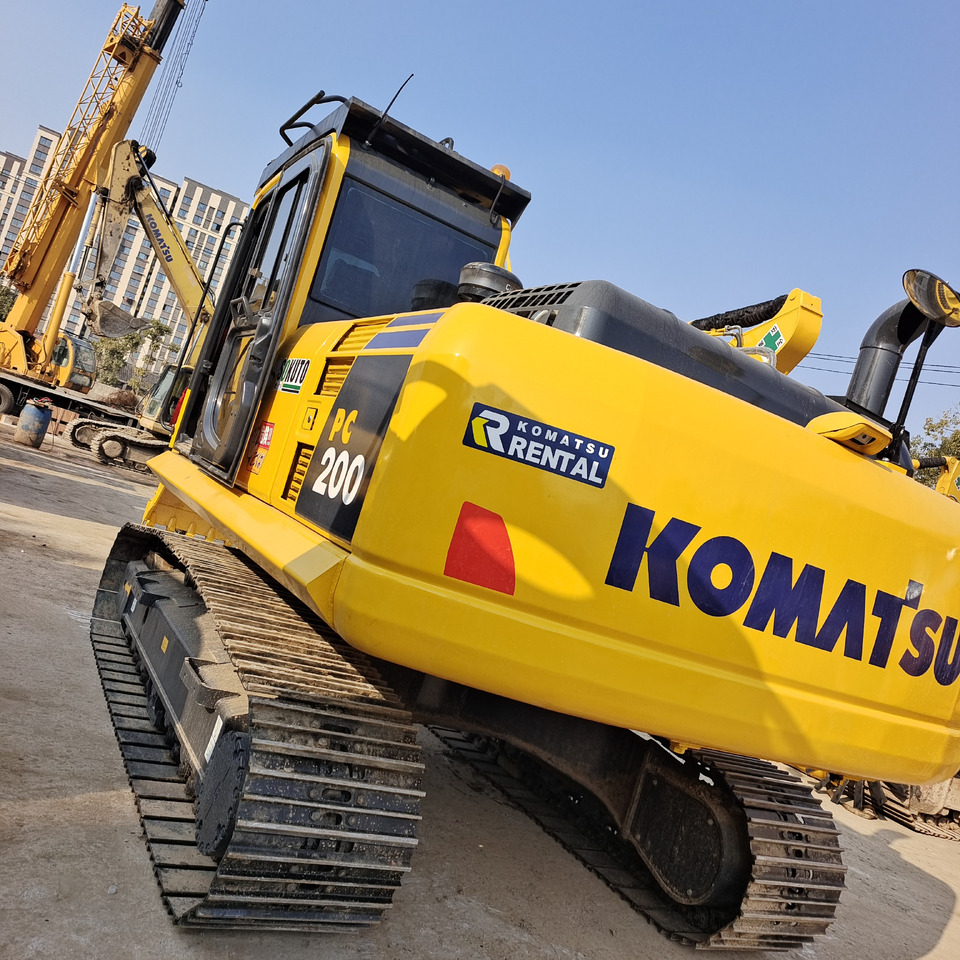 KOMATSU PC200-8 - 크롤러 굴삭기 : 사진 4 KOMATSU PC200-8 - 크롤러 굴삭기 : 사진 4