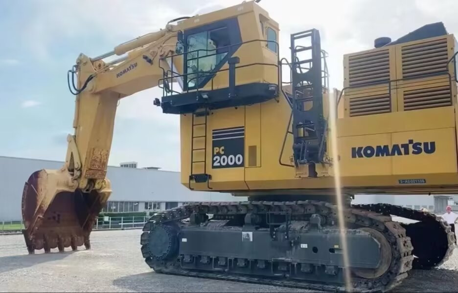 KOMATSU PC2000-8 MINING EXCAVATOR PC 2000 - 8 - 광산 기계 : 사진 1 KOMATSU PC2000-8 MINING EXCAVATOR PC 2000 - 8 - 광산 기계 : 사진 1