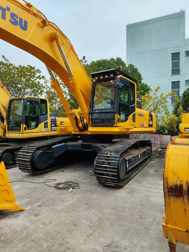 KOMATSU PC450 - 8 - 크롤러 굴삭기 : 사진 1 KOMATSU PC450 - 8 - 크롤러 굴삭기 : 사진 1