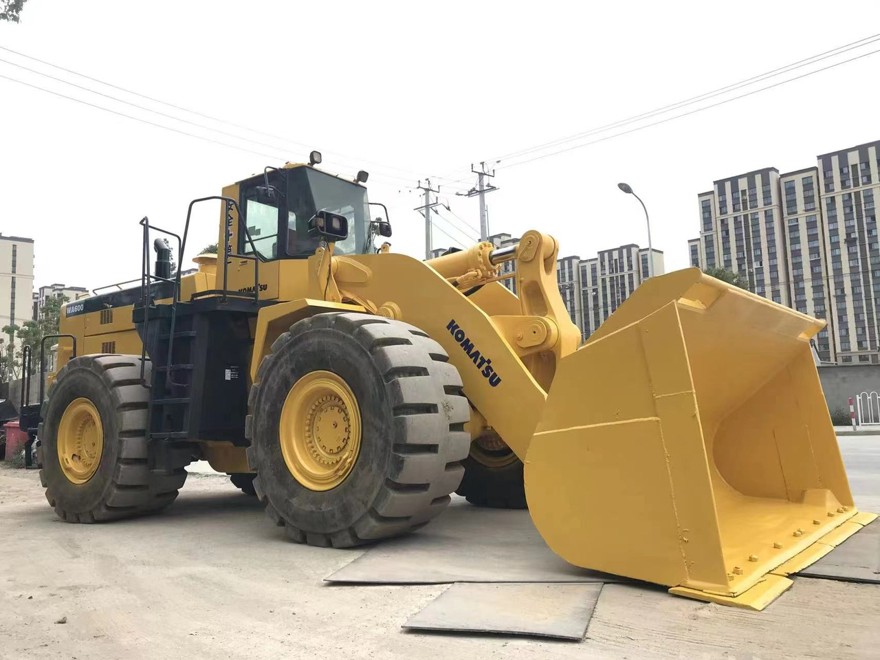 KOMATSU WA600-6 - 휠 로더 : 사진 2 KOMATSU WA600-6 - 휠 로더 : 사진 2