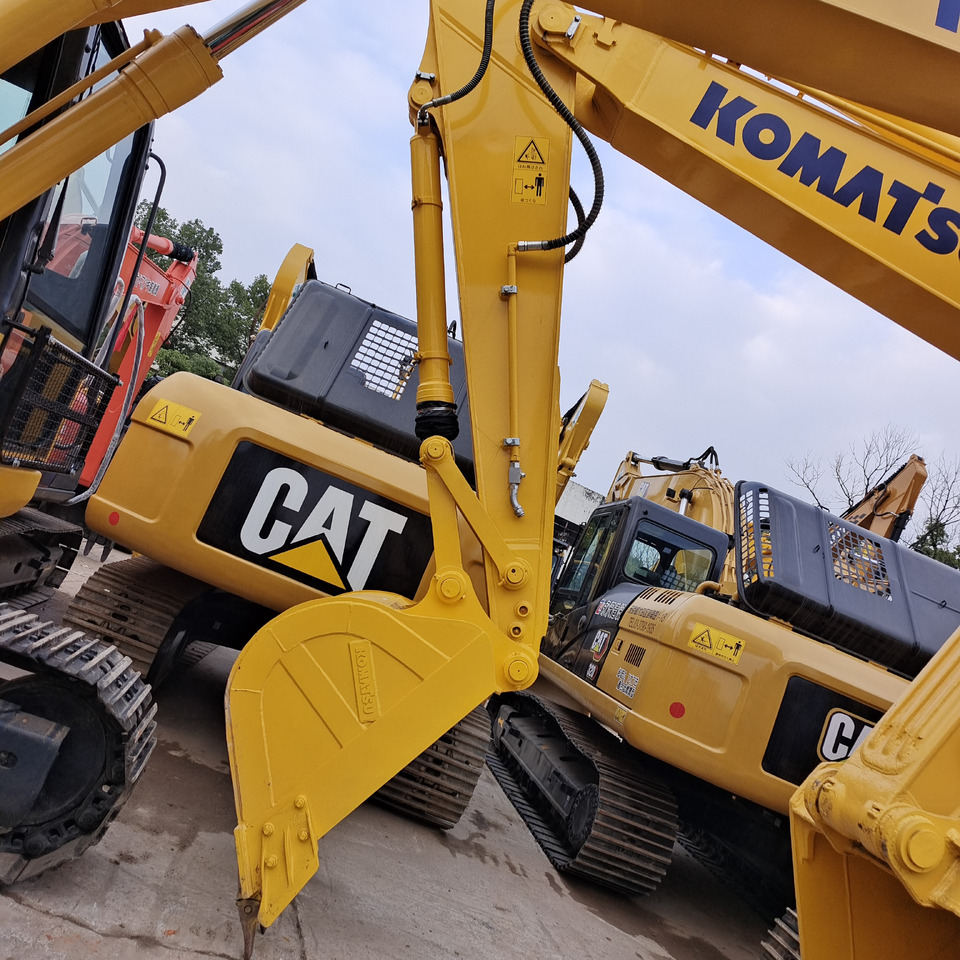 KOMATSU pc210-8 PC210-8 - 크롤러 굴삭기 : 사진 2 KOMATSU pc210-8 PC210-8 - 크롤러 굴삭기 : 사진 2